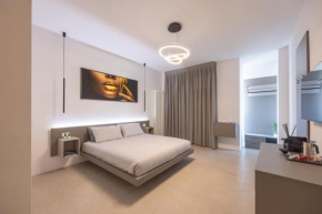 Luxury Station Suite